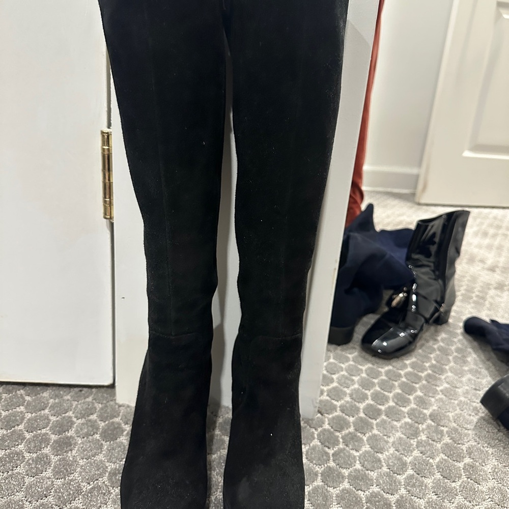 Vero Cuoio Black Suede Knee-High Boots